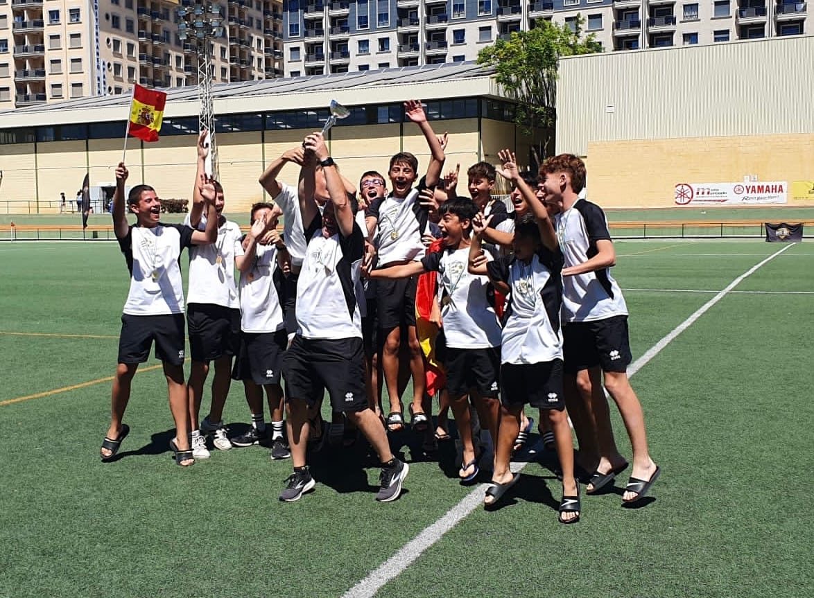 Celebración de equipo en torneo