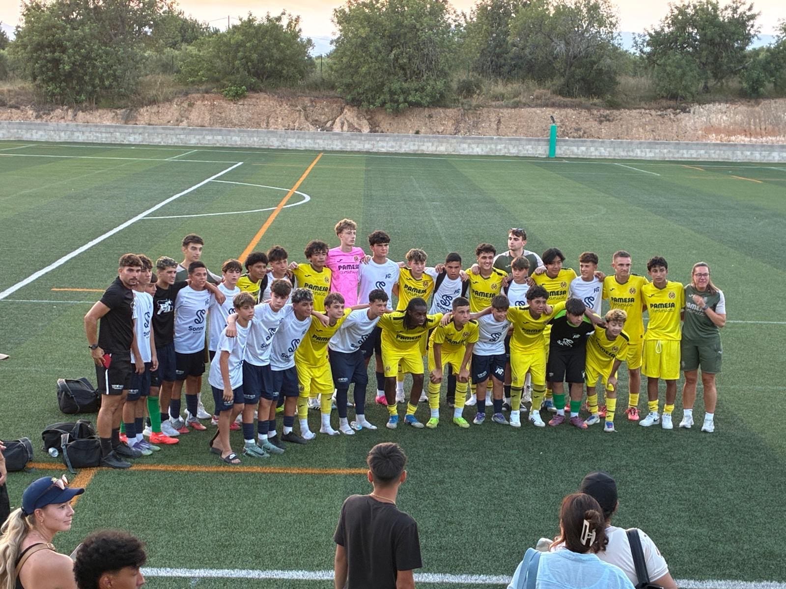 Concentración y grupo de guardametas en campeonato